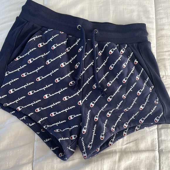 Champion Logo Shorts - Picture 2 of 7